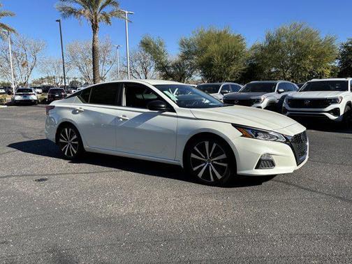 2020 Nissan Altima SR FWD