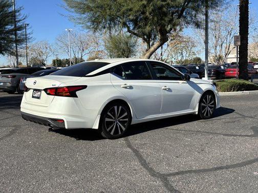 2020 Nissan Altima SR FWD