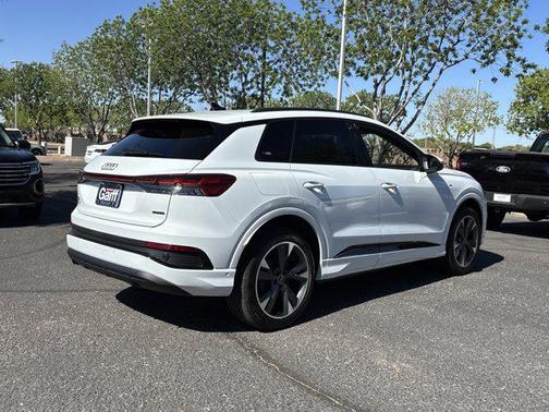 Glacier White Metallic 2023 Audi Q4 e-tron Prestige 50 quattro