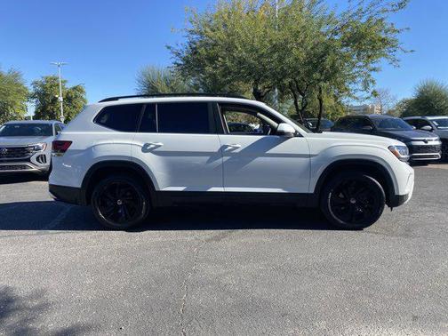 2022 Volkswagen Atlas 3.6L SE w/Technology