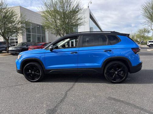 2025 Volkswagen Taos 1.5T SE Black