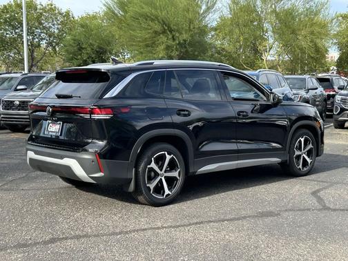 Deep Black Pearl 2026 Volkswagen Tiguan 2.0T SE