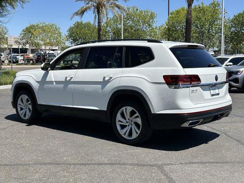Pure White 2023 Volkswagen Atlas 3.6L SE w/Technology