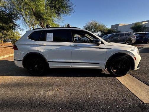 2022 Volkswagen Tiguan 2.0T SE R-Line Black