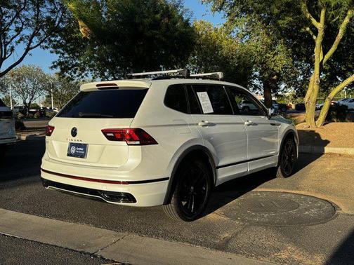 2022 Volkswagen Tiguan 2.0T SE R-Line Black