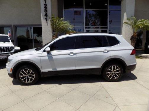 White 2019 Volkswagen Tiguan 2.0T SE