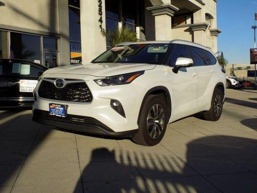 2024 Toyota Highlander XLE