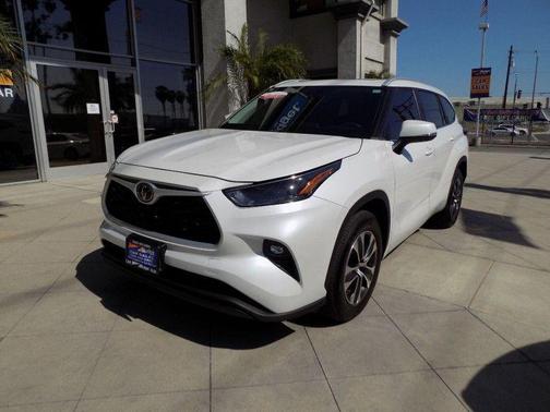 2024 Toyota Highlander XLE