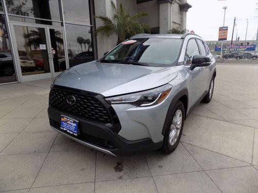 2025 Toyota Corolla Cross LE