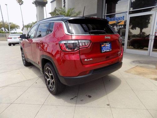 Red Hot Pearlcoat 2025 Jeep Compass Limited