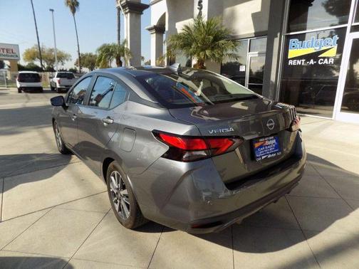 2023 Nissan Versa 1.6 SV