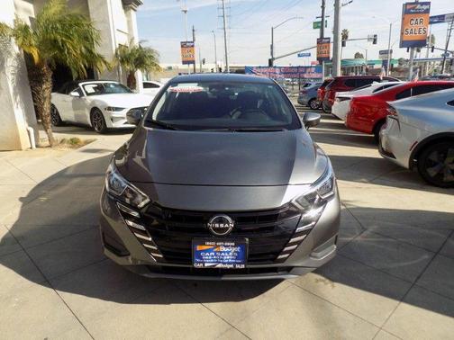 2023 Nissan Versa 1.6 SV