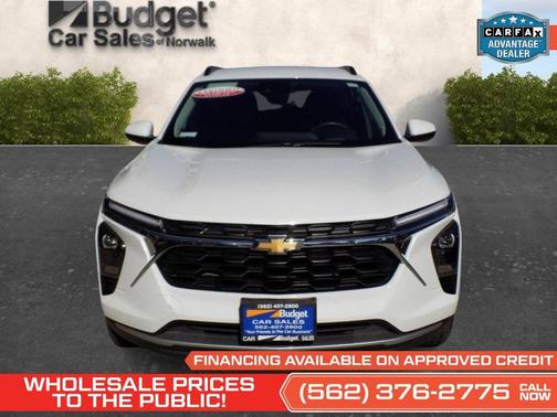 Summit White 2025 Chevrolet Trax LT