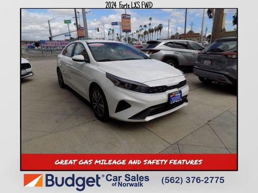Snow White Pearl 2024 Kia Forte LXS