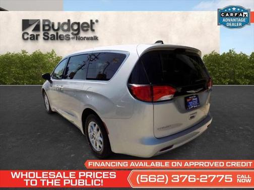 2023 Chrysler Voyager LX