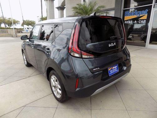 Gray 2024 Kia Soul LX