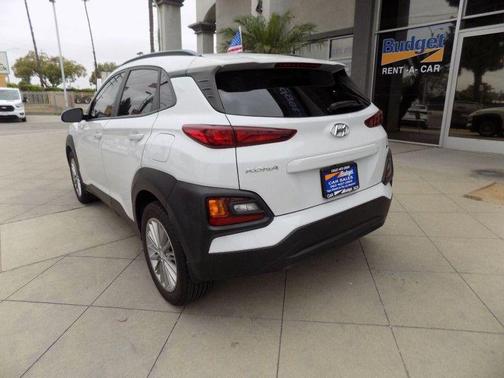 Chalk White 2018 Hyundai KONA SEL