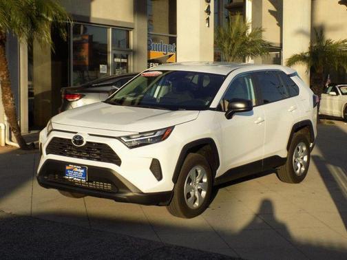 2025 Toyota RAV4 LE