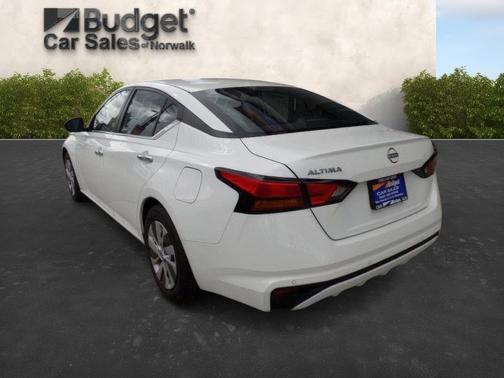 Glacier White 2024 Nissan Altima S FWD