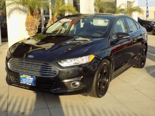 Photo 2 of 32 of 2016 Ford Fusion SE