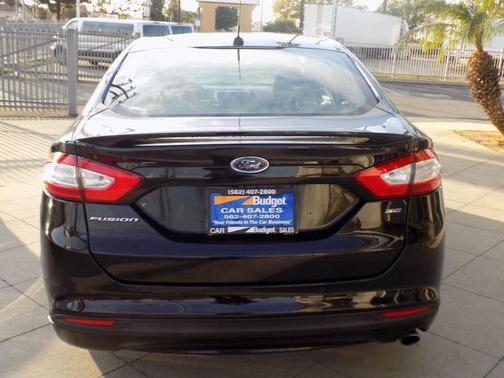 Photo 5 of 32 of 2016 Ford Fusion SE