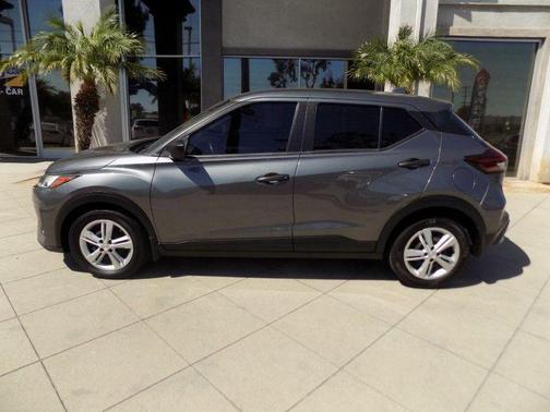 Gun Metallic 2023 Nissan Kicks S