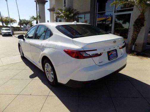 Ice Cap 2025 Toyota Camry LE