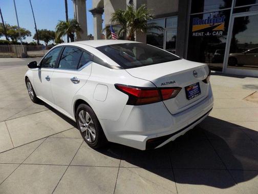 2025 Nissan Altima S FWD
