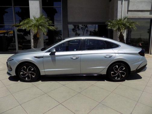 Aero Silver 2025 Hyundai SONATA SEL