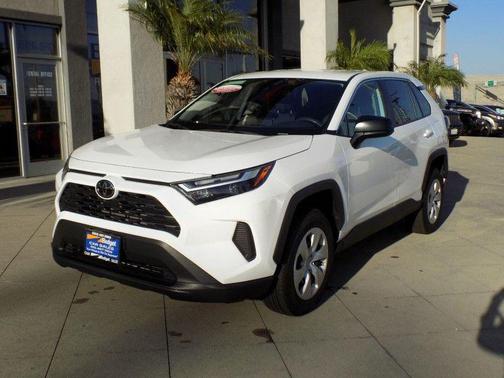 Ice Cap 2025 Toyota RAV4 LE