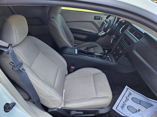 2011 Ford Mustang V6