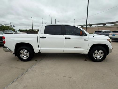 2018 Toyota Tundra SR5