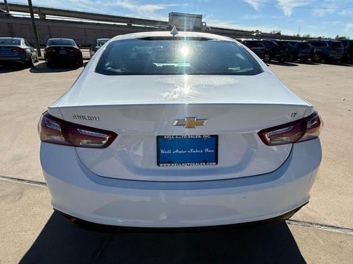 2022 Chevrolet Malibu FWD LT