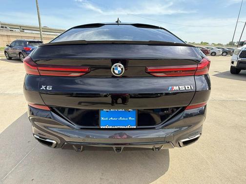 2021 BMW X6 M50i