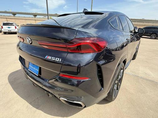 2021 BMW X6 M50i