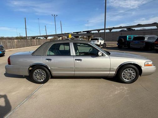 2004 Mercury Grand Marquis GS Sedan 4D
