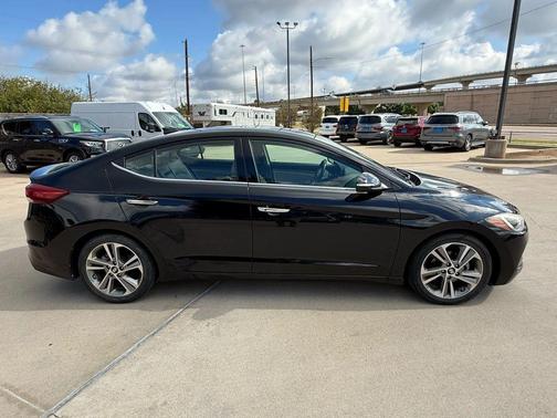 2017 Hyundai ELANTRA Limited