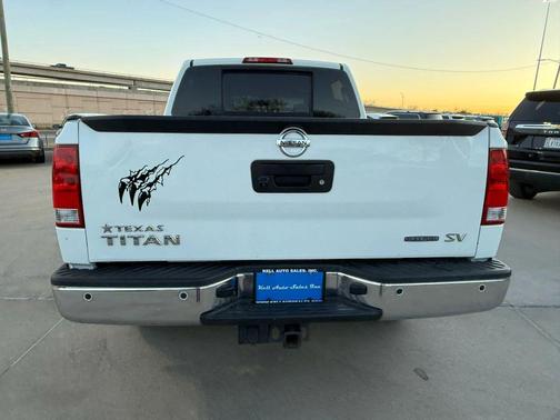 2014 Nissan Titan SV