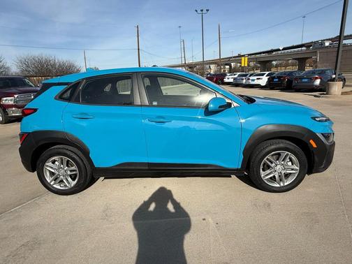 2022 Hyundai KONA SE