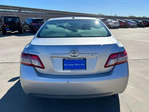 2011 Toyota Camry LE