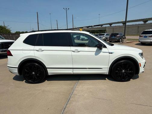 2021 Volkswagen Tiguan 2.0T SE R-Line Black