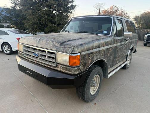 1988 Ford Bronco XLT 2D Utility 4WD