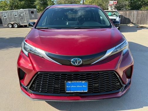 2022 Toyota Sienna XSE 7 Passenger