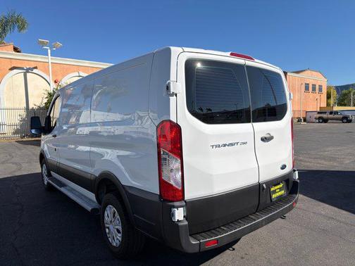 2022 Ford Transit-250 Base