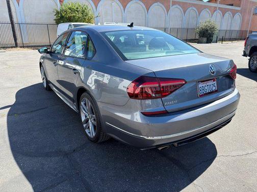 2018 Volkswagen Passat 2.0T R-Line