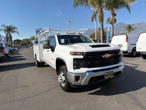 2025 Chevrolet Silverado 3500 WT