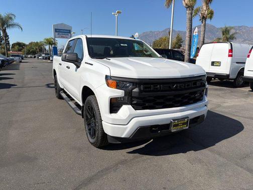 2025 Chevrolet Silverado 1500 Custom