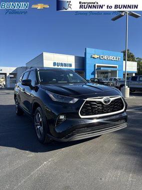 2023 Toyota Highlander XLE