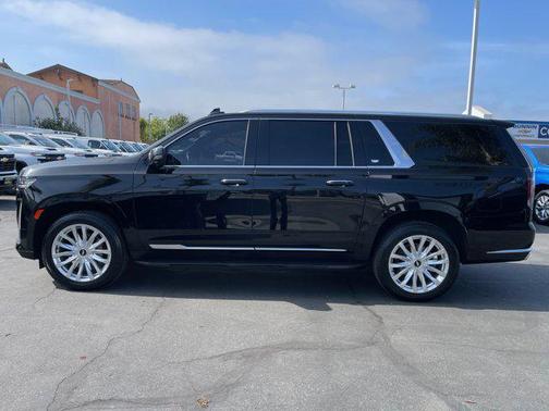 2022 Cadillac Escalade ESV Luxury