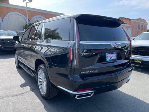 2022 Cadillac Escalade ESV Luxury